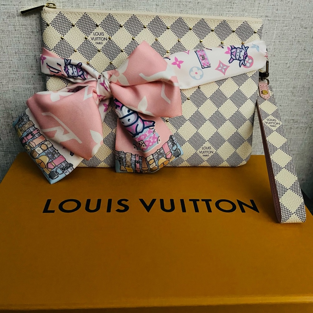 Louis Vuitton City Pouch